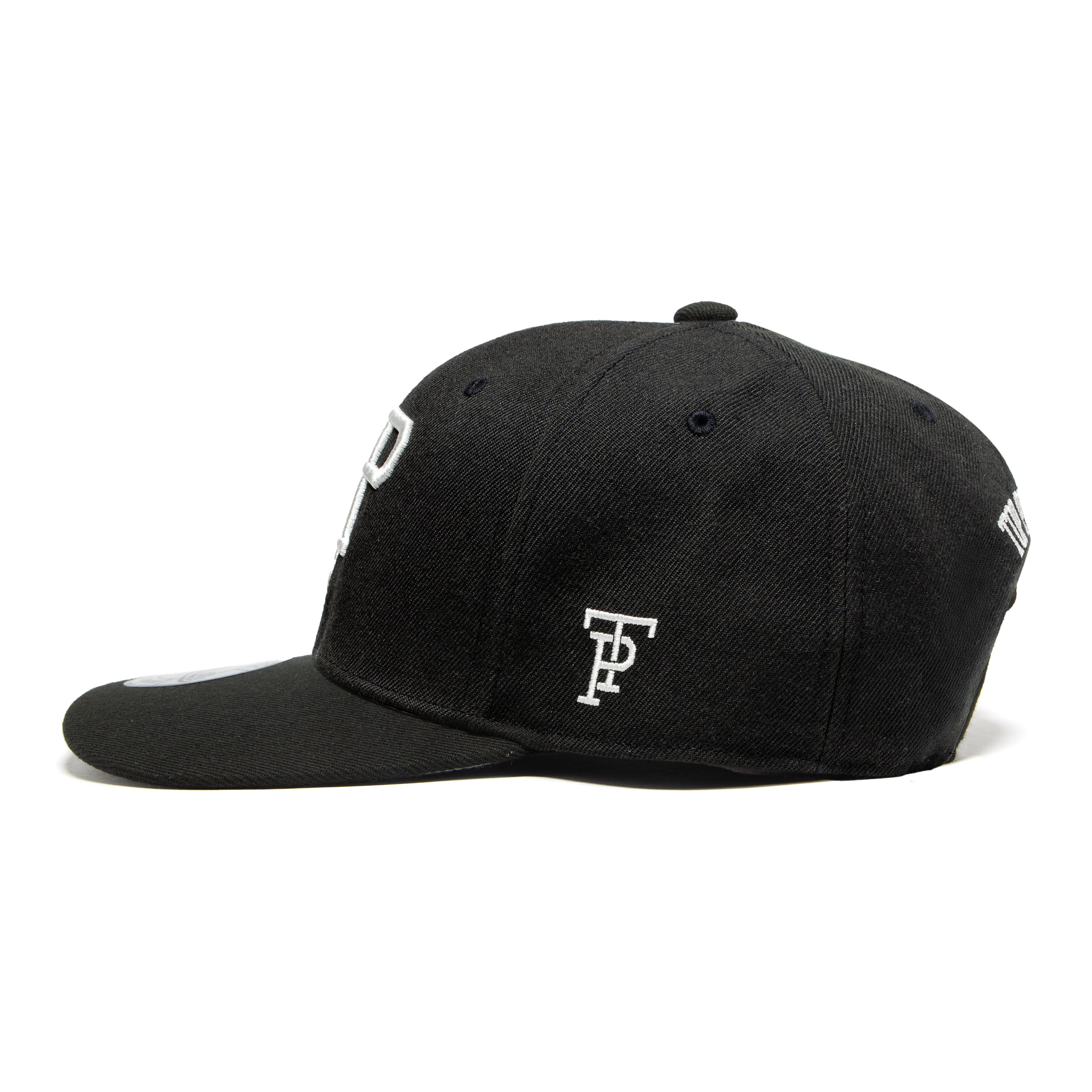 20FOUR - BLACK / WHITE